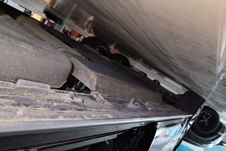 Used Toyota Granvia 2023 2.5L Hybrid Flagship VIP Edition Left Side Sill