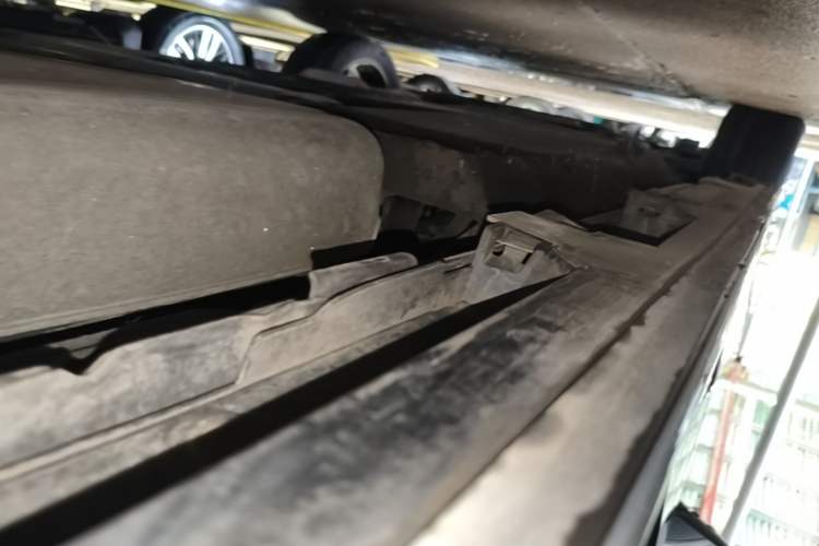 Used Toyota Granvia 2023 2.5L Hybrid Prestige PLUS Edition Left Side Sill
