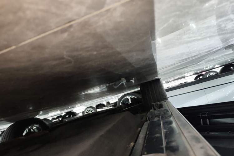 Used Toyota Granvia 2023 2.5L Hybrid Prestige PLUS Edition Left Side Sill