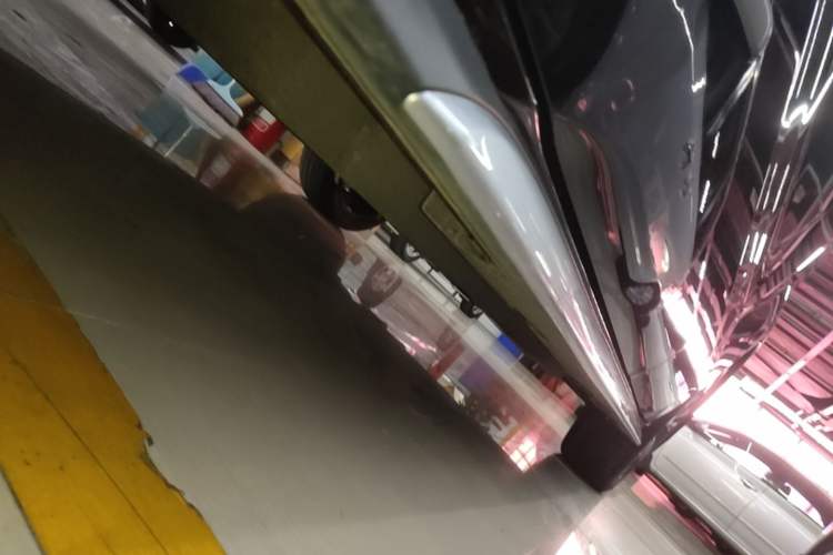 Used Toyota Granvia 2023 2.5L Hybrid Prestige PLUS Edition Left Side Sill
