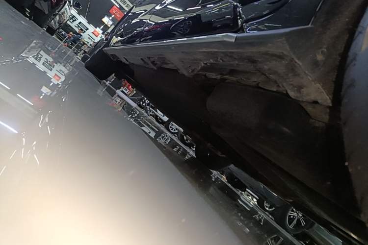 Used Toyota Granvia 2023 2.5L Hybrid Prestige PLUS Edition Left Side Sill
