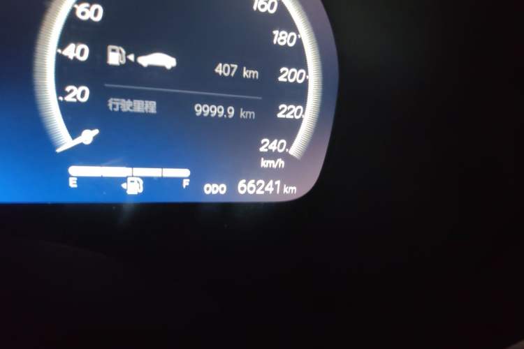 Used Toyota Granvia 2023 2.5L Hybrid Prestige VIP Edition Odometer Close Up