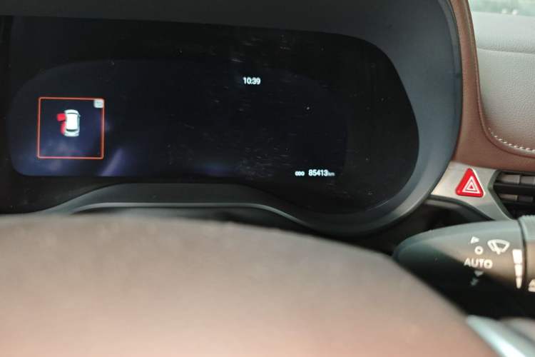 Used Toyota Granvia 2023 2.5L Hybrid Flagship VIP Edition Odometer Close Up