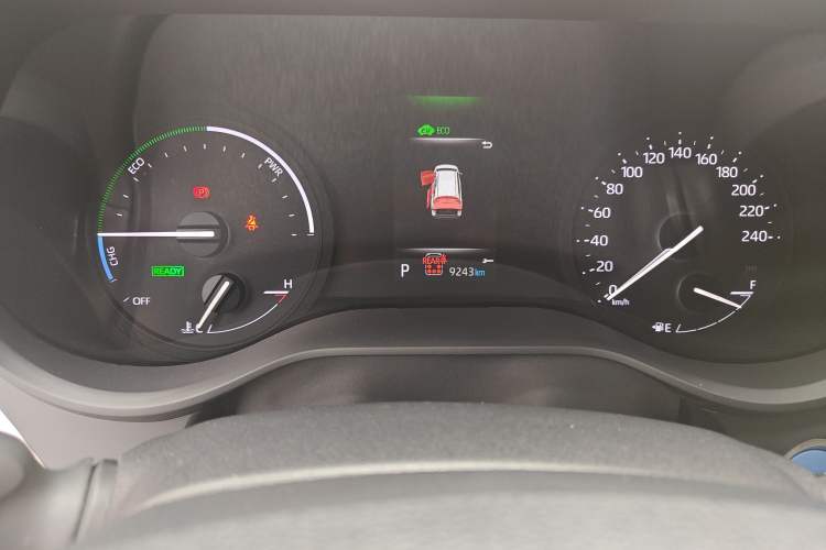 Used Toyota Granvia 2023 2.5L Hybrid Comfort Edition Odometer Close Up