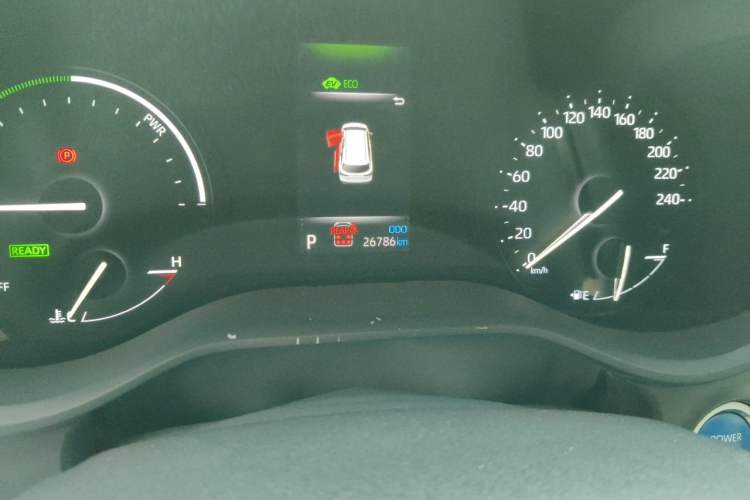 Used Toyota Granvia 2023 2.5L Hybrid Prestige PLUS Edition Odometer Close Up