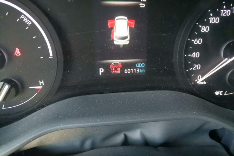 Used Toyota Granvia 2023 2.5L Hybrid Prestige PLUS Edition Odometer Close Up