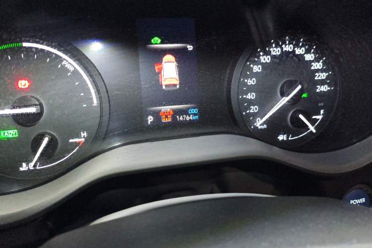 Used Toyota Granvia 2023 2.5L Hybrid Luxury Edition Odometer Close Up