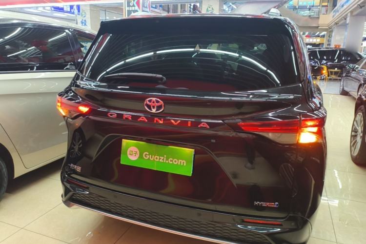 Used Toyota Granvia 2023 2.5L Hybrid Prestige PLUS Edition Rear