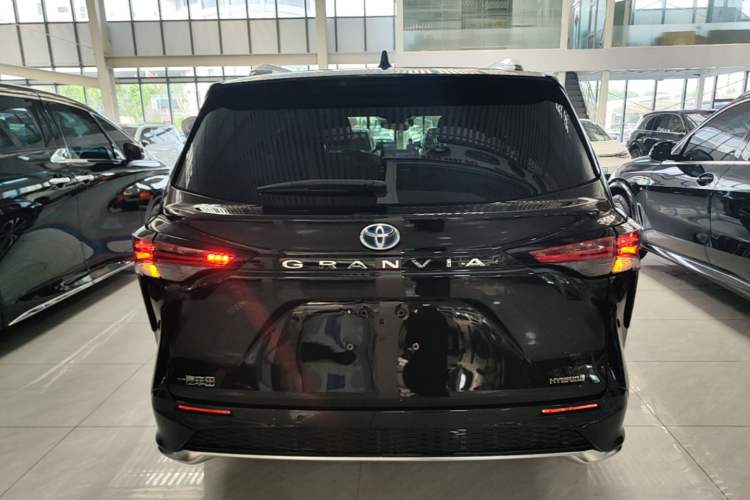 Used Toyota Granvia 2023 2.5L Hybrid Prestige PLUS Edition Rear