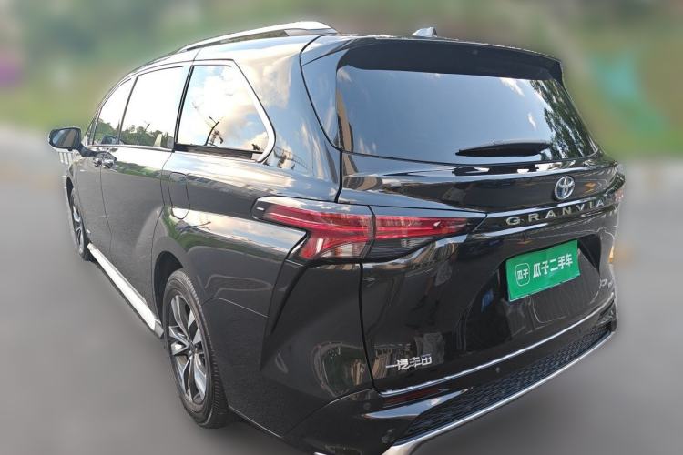 Used Toyota Granvia 2023 2.5L Hybrid Luxury Edition Rear Left 45 Deg