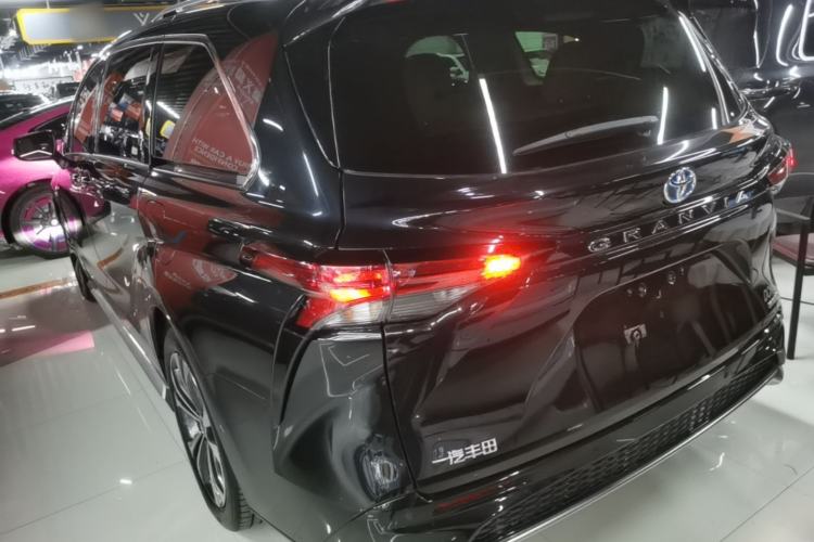 Used Toyota Granvia 2023 2.5L Hybrid Prestige PLUS Edition Rear Left 45 Deg