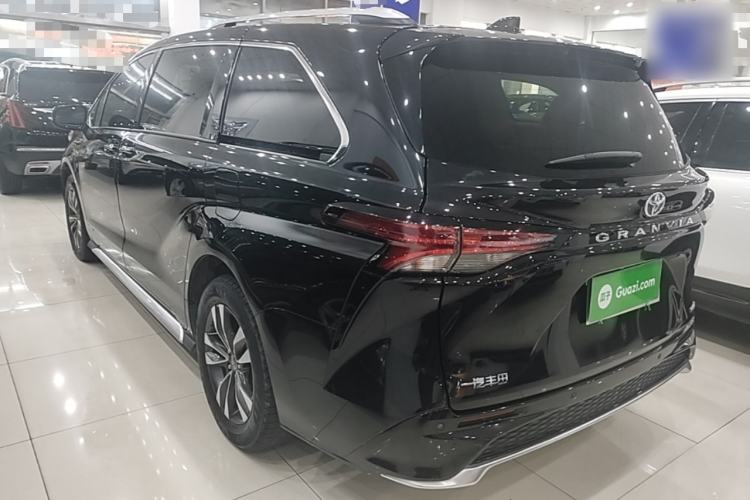 Used Toyota Granvia 2023 2.5L Hybrid Luxury Edition Rear Left 45 Deg