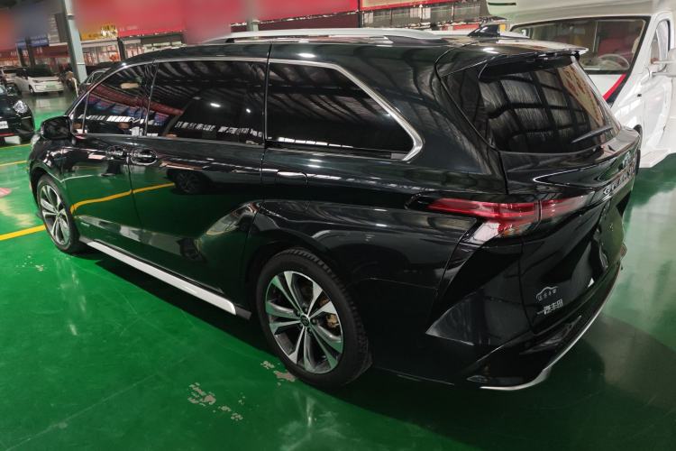 Used Toyota Granvia 2023 2.5L Hybrid Prestige PLUS Edition Rear Left 45 Deg