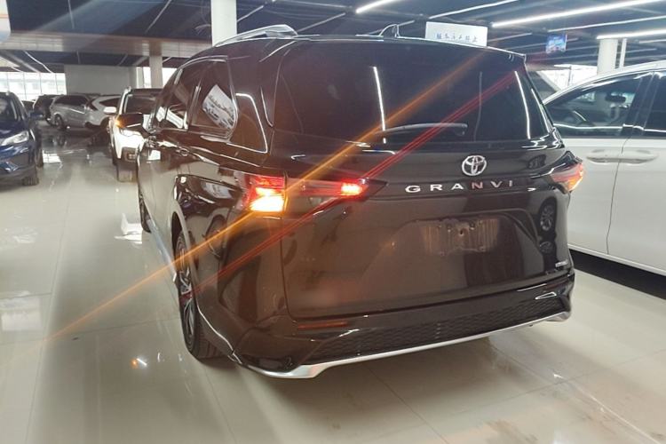 Used Toyota Granvia 2023 2.5L Hybrid Luxury Edition Rear Left 45 Deg