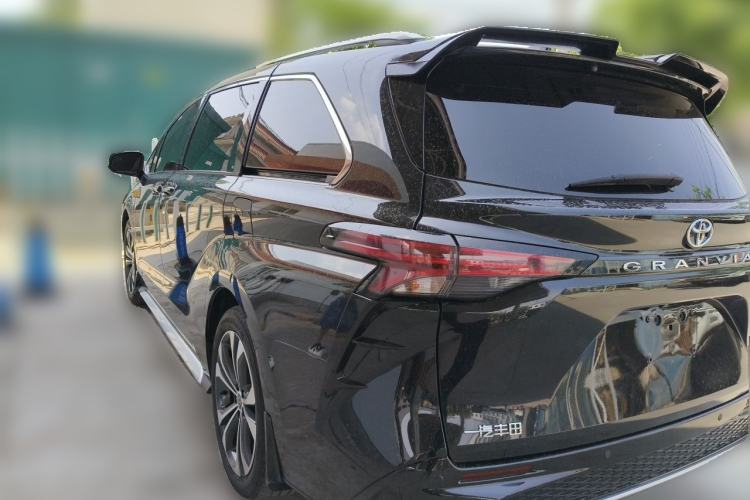Used Toyota Granvia 2023 2.5L Hybrid Prestige PLUS Edition Rear Left 45 Deg