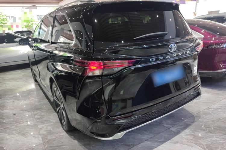 Used Toyota Granvia 2023 2.5L Hybrid Prestige PLUS Edition Rear Left 45 Deg