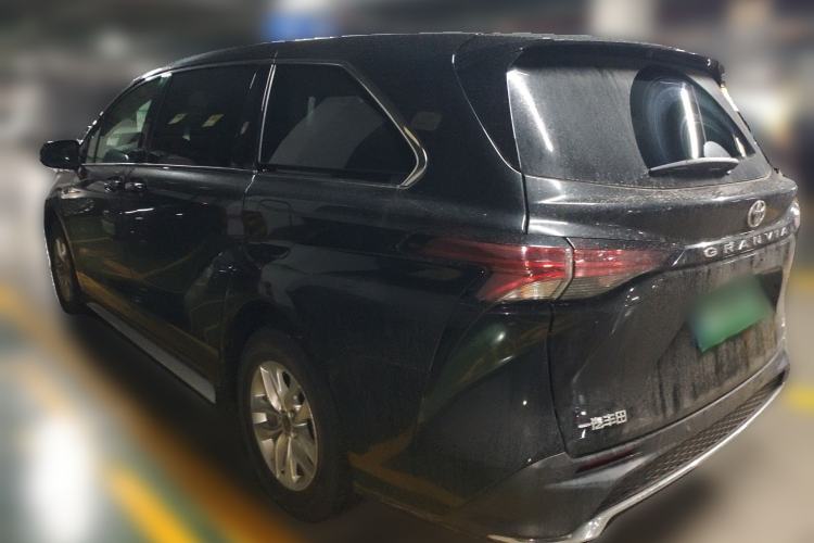 Used Toyota Granvia 2023 2.5L Hybrid Comfort Edition Rear Left 45 Deg
