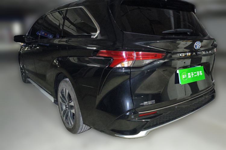 Used Toyota Granvia 2023 2.5L Hybrid Luxury Edition Rear Left 45 Deg