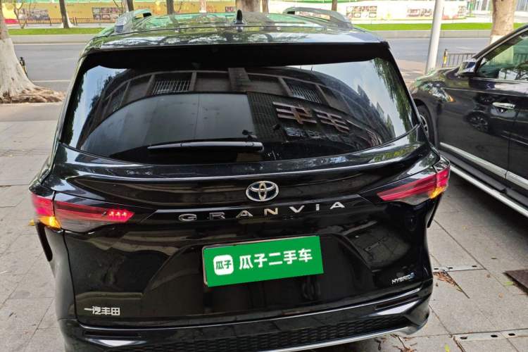 Used Toyota Granvia 2023 2.5L Hybrid Prestige VIP Edition Rear