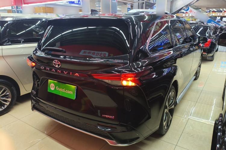 Used Toyota Granvia 2023 2.5L Hybrid Prestige PLUS Edition Rear Right 45 Deg