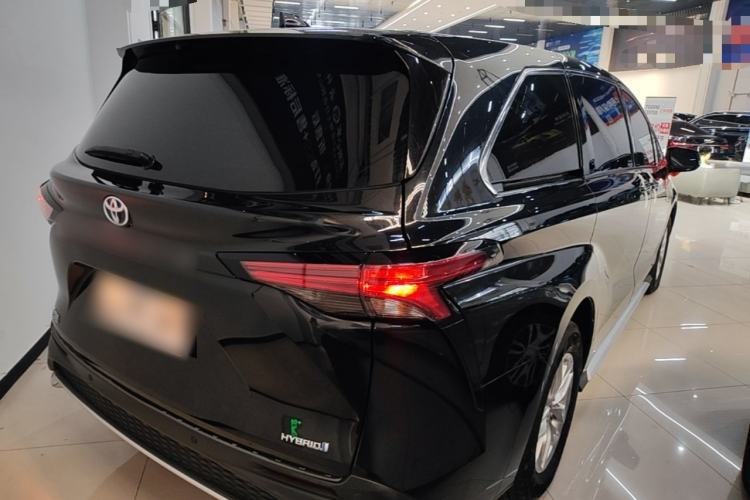 Used Toyota Granvia 2023 2.5L Hybrid Comfort Edition Rear Right 45 Deg