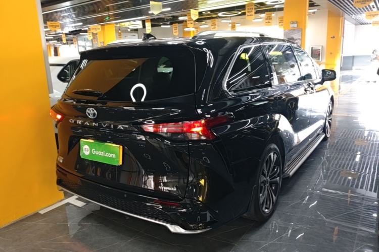 Used Toyota Granvia 2023 2.5L Hybrid Prestige PLUS Edition Rear Right 45 Deg