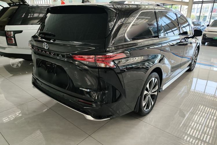 Used Toyota Granvia 2023 2.5L Hybrid Prestige PLUS Edition Rear Right 45 Deg