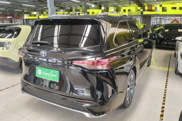 Used Toyota Granvia 2023 2.5L Hybrid Flagship VIP Edition Rear Right 45 Deg