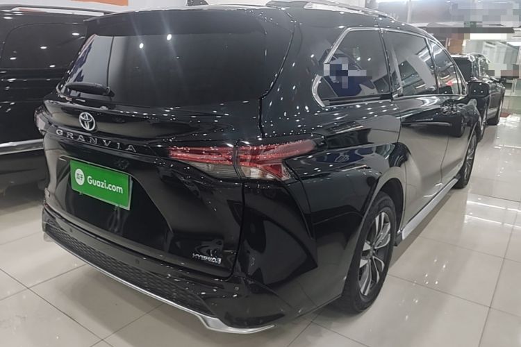 Used Toyota Granvia 2023 2.5L Hybrid Luxury Edition Rear Right 45 Deg