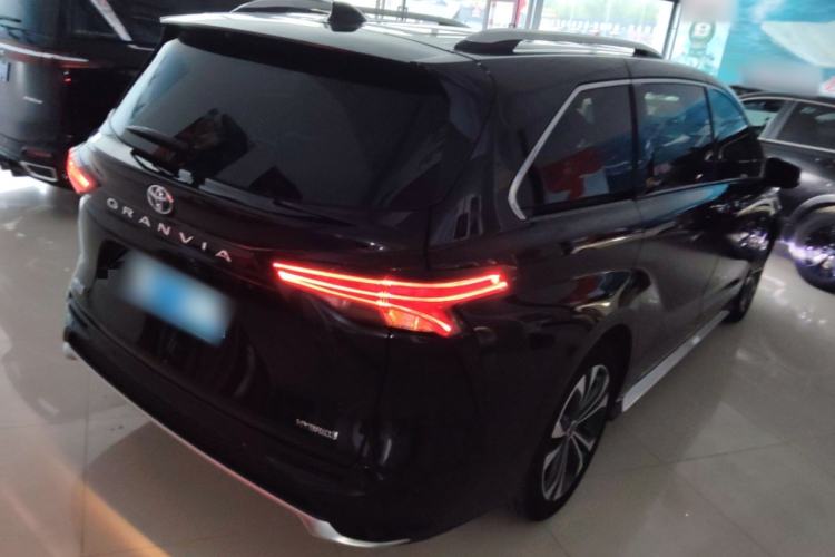 Used Toyota Granvia 2023 2.5L Hybrid Flagship VIP Edition Rear Right 45 Deg