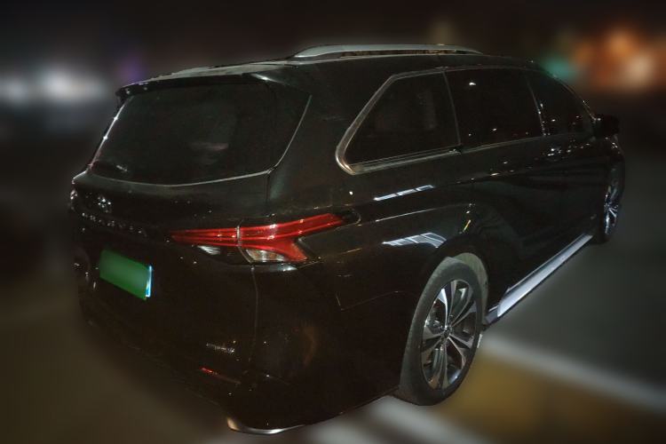 Used Toyota Granvia 2023 2.5L Hybrid Flagship VIP Edition Rear Right 45 Deg