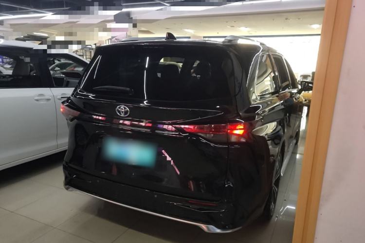 Used Toyota Granvia 2023 2.5L Hybrid Prestige PLUS Edition Rear Right 45 Deg
