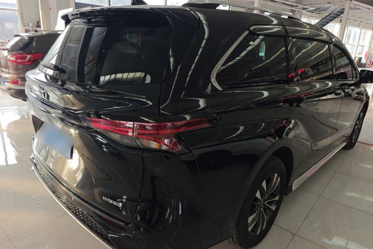 Used Toyota Granvia 2023 2.5L Hybrid Comfort Edition Rear Right 45 Deg