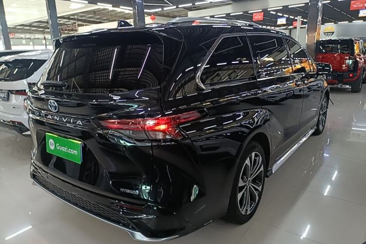 Used Toyota Granvia 2023 2.5L Hybrid Prestige PLUS Edition Rear Right 45 Deg