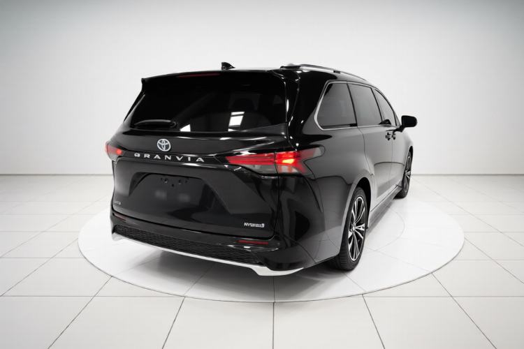 Used Toyota Granvia 2023 2.5L Hybrid Prestige PLUS Edition Rear Right 45 Deg