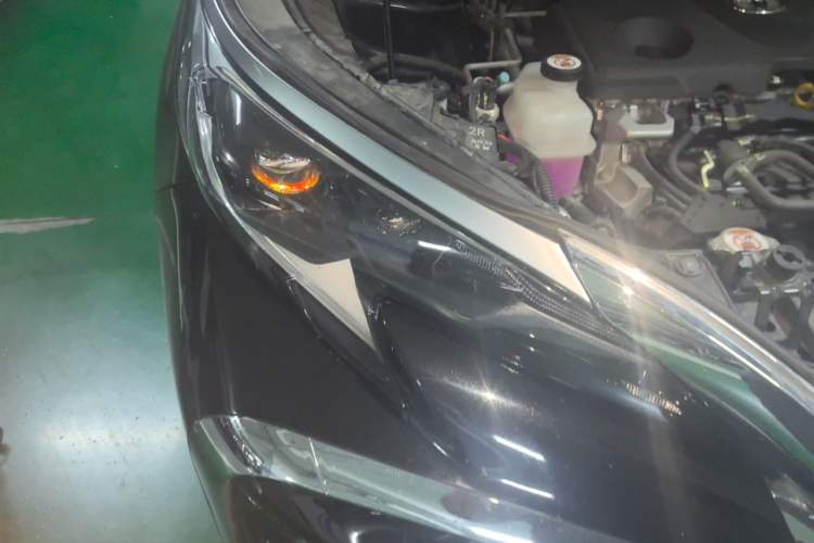 Used Toyota Granvia 2023 2.5L Hybrid Prestige PLUS Edition Right Front Headlight