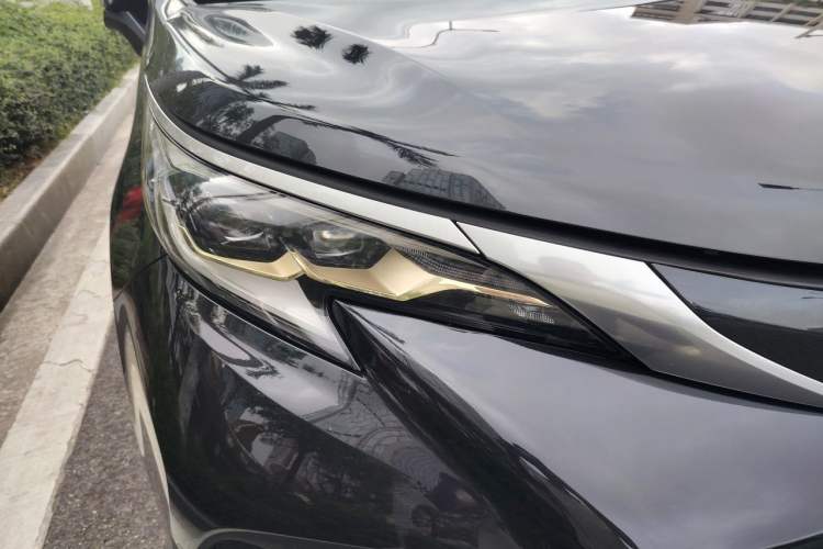 Used Toyota Granvia 2023 2.5L Hybrid Flagship VIP Edition Right Front Headlight