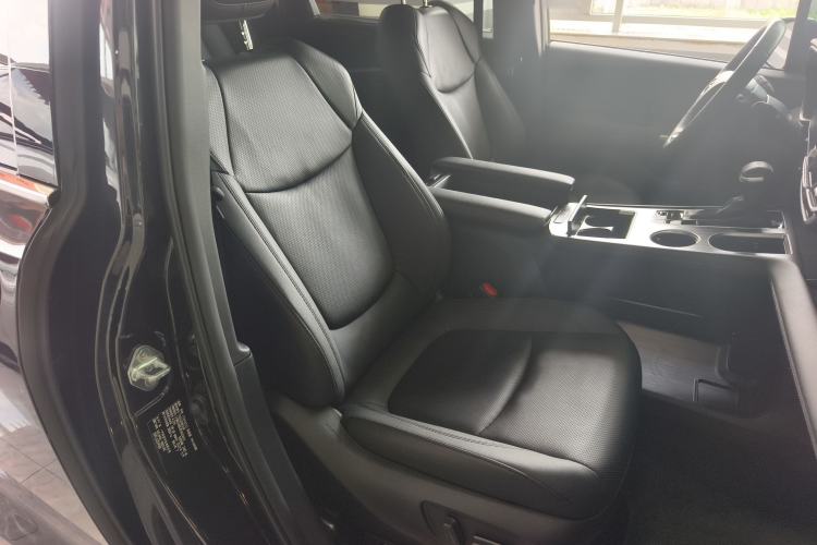 Used Toyota Granvia 2023 2.5L Hybrid Prestige VIP Edition Right Front Seat