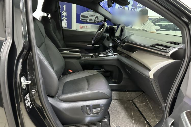Used Toyota Granvia 2023 2.5L Hybrid Flagship VIP Edition Right Front Seat