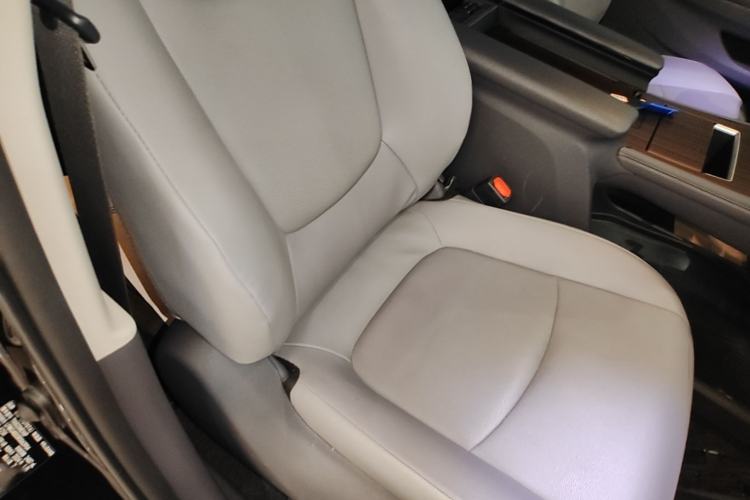 Used Toyota Granvia 2023 2.5L Hybrid Comfort Edition Right Front Seat