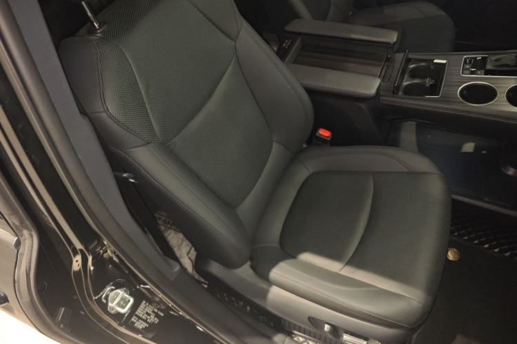 Used Toyota Granvia 2023 2.5L Hybrid Prestige VIP Edition Right Front Seat