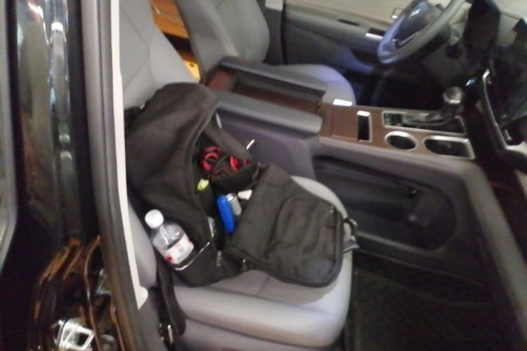 Used Toyota Granvia 2023 2.5L Hybrid Prestige PLUS Edition Right Front Seat