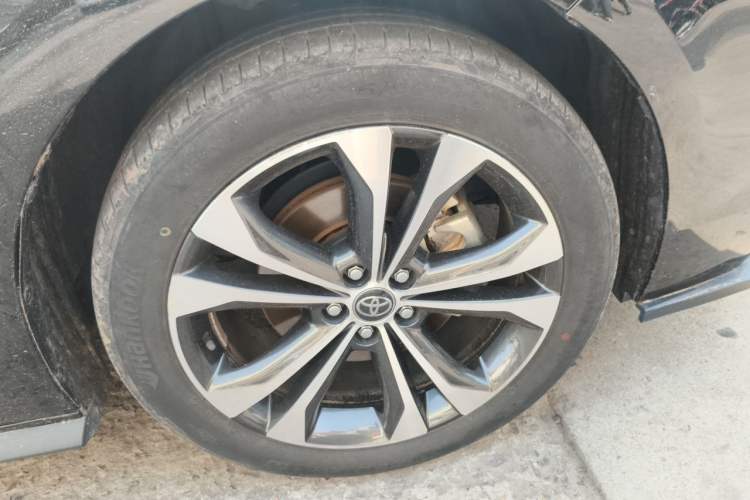 Used Toyota Granvia 2023 2.5L Hybrid Prestige VIP Edition Right Front Wheel Hub