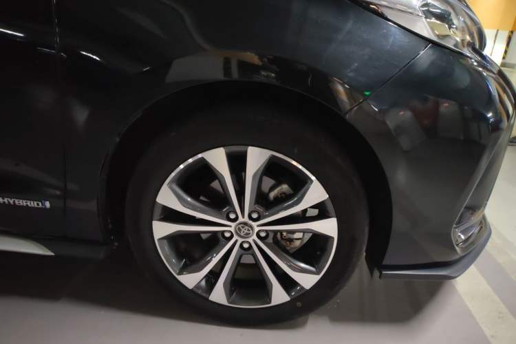 Used Toyota Granvia 2023 2.5L Hybrid Prestige VIP Edition Right Front Wheel Hub