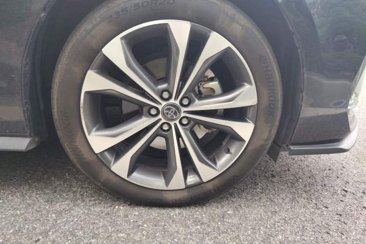 Used Toyota Granvia 2023 2.5L Hybrid Flagship VIP Edition Right Front Wheel Hub