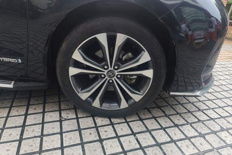 Used Toyota Granvia 2023 2.5L Hybrid Prestige PLUS Edition Right Front Wheel Hub
