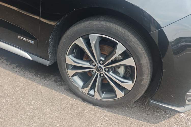 Used Toyota Granvia 2023 2.5L Hybrid Prestige PLUS Edition Right Front Wheel Hub