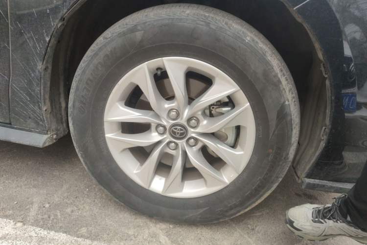 Used Toyota Granvia 2023 2.5L Hybrid Comfort Edition Right Front Wheel Hub
