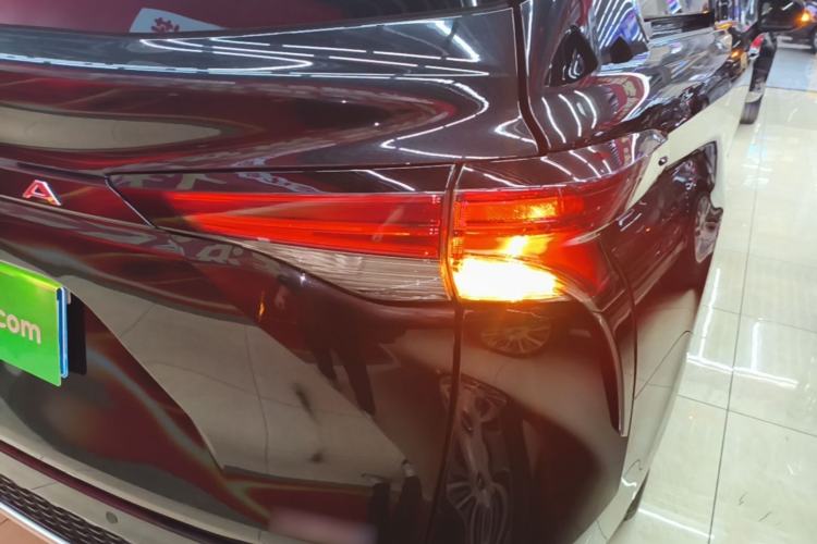 Used Toyota Granvia 2023 2.5L Hybrid Prestige PLUS Edition Right Rear Taillight