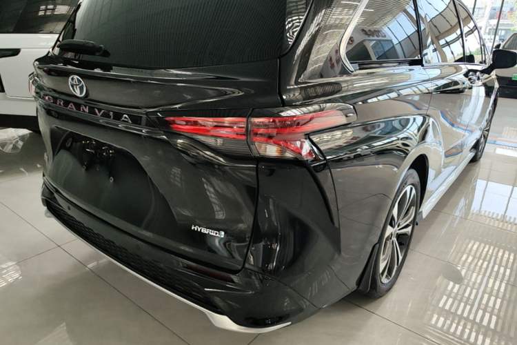 Used Toyota Granvia 2023 2.5L Hybrid Prestige PLUS Edition Right Rear Taillight